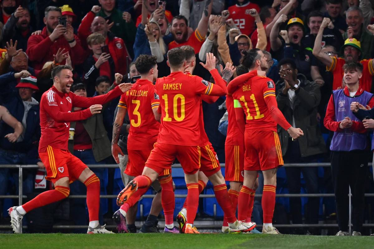 ¡Macedonia enloquece, Portugal avanza y los golazos de Bale! Las postales de la primera ronda de repechajes en Europa