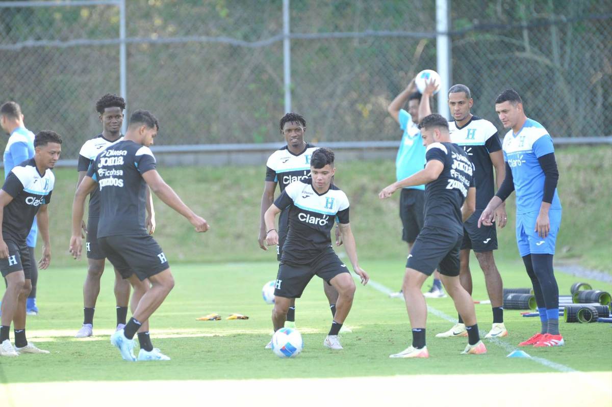 Mathías Vázquez se estrenó en la Selección de Honduras y Rueda se llevó una sorpresa en el entrenamiento