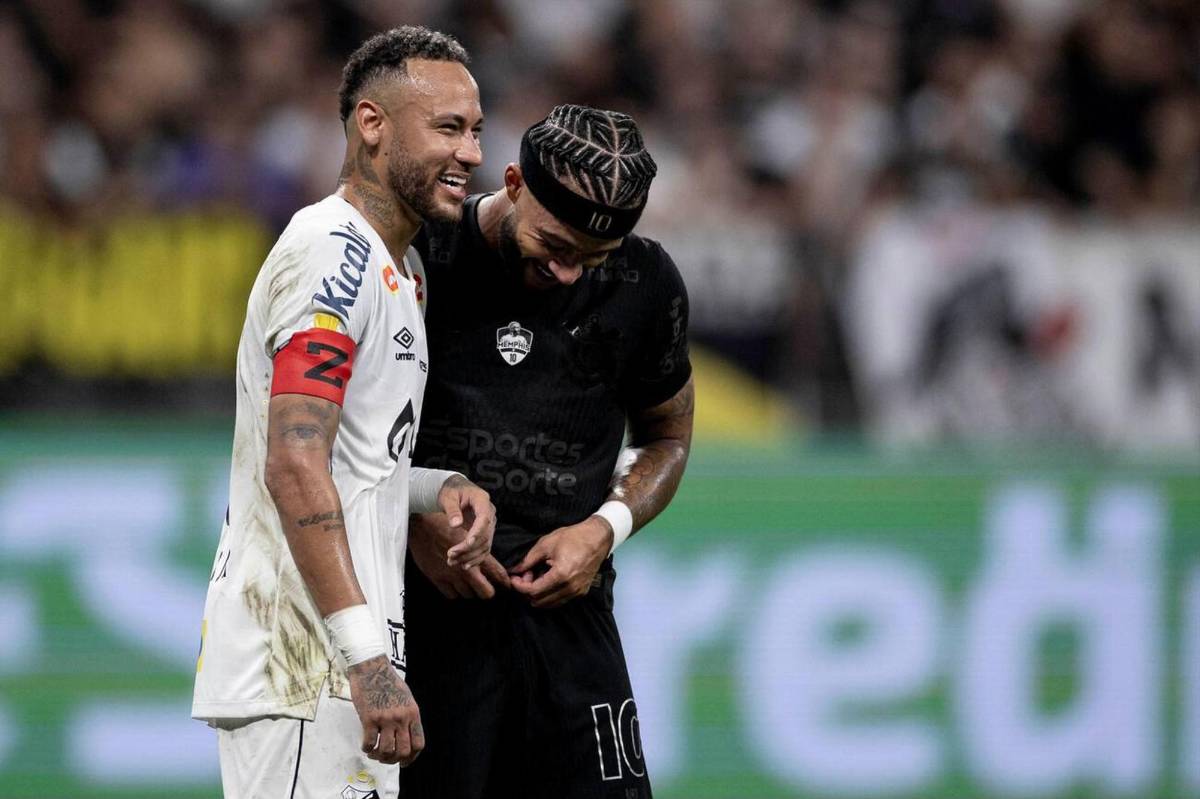 Así fue el reencuentro de Neymar con Memphis Depay y la excusa tras su primera derrota con Santos: “Es muy malo”