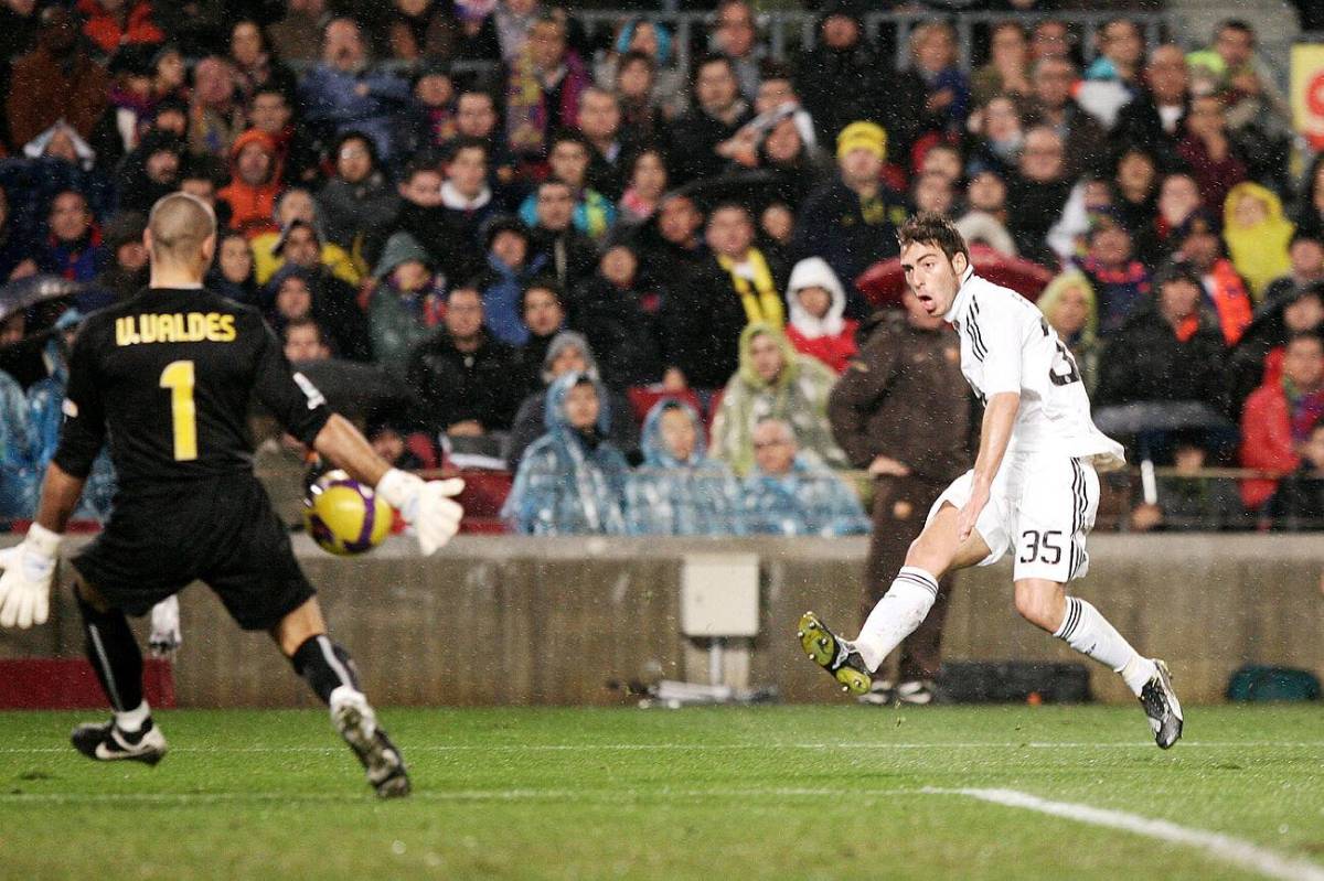 Real Madrid - Barcelona: 20 futbolistas que no recuerdas que disputaron un Clásico y uno jugó en Honduras