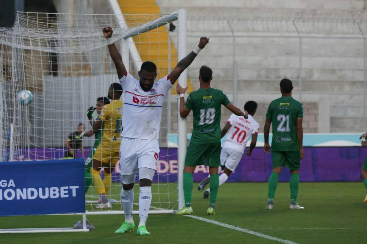 El gesto de Olimpia con Georgie Welcome, el que rompió su mala racha y fichaje se presentó ante la afición