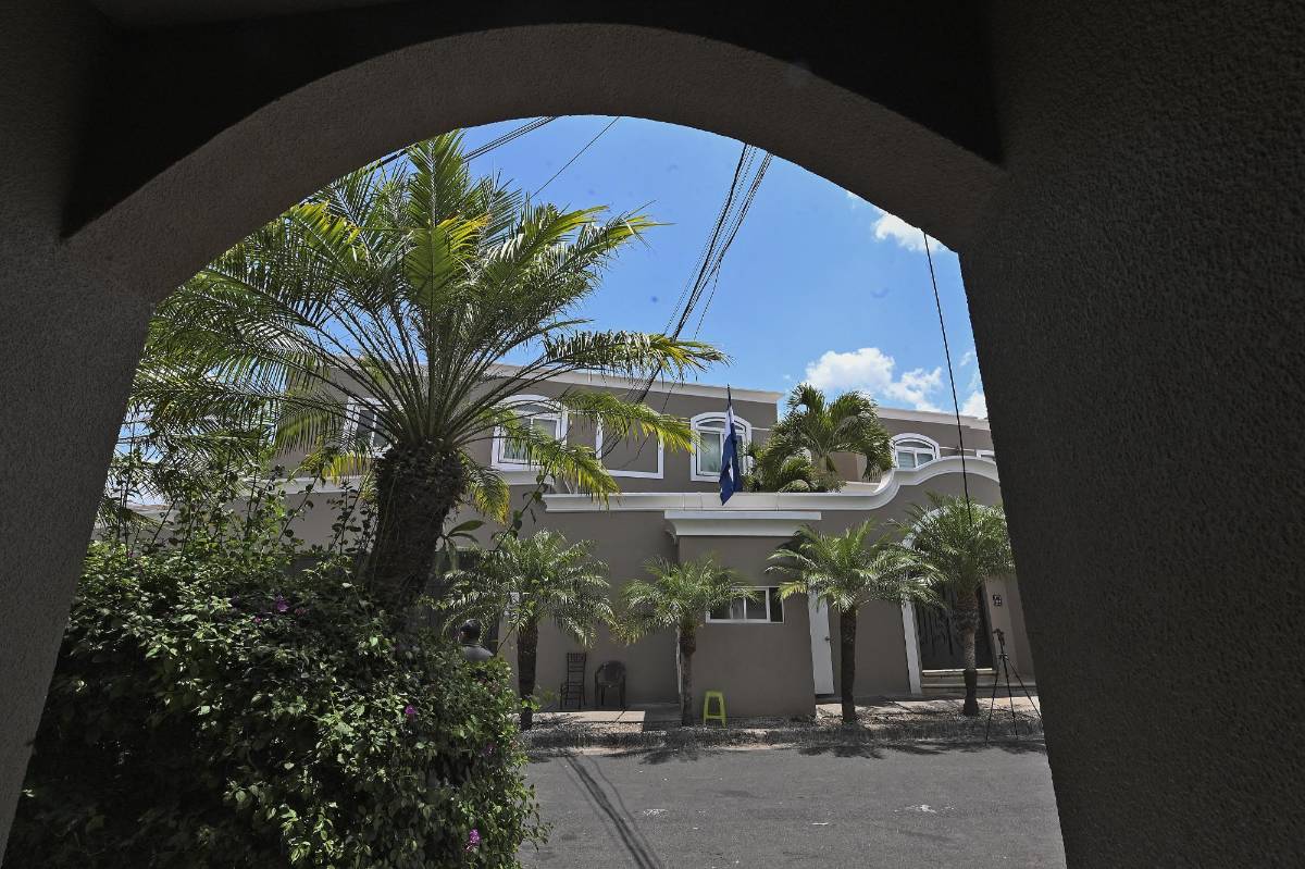 Propiedades, autos y productos financiero: Los 33 bienes que le incautaron al ex presidente de Honduras Juan Orlando Hernández