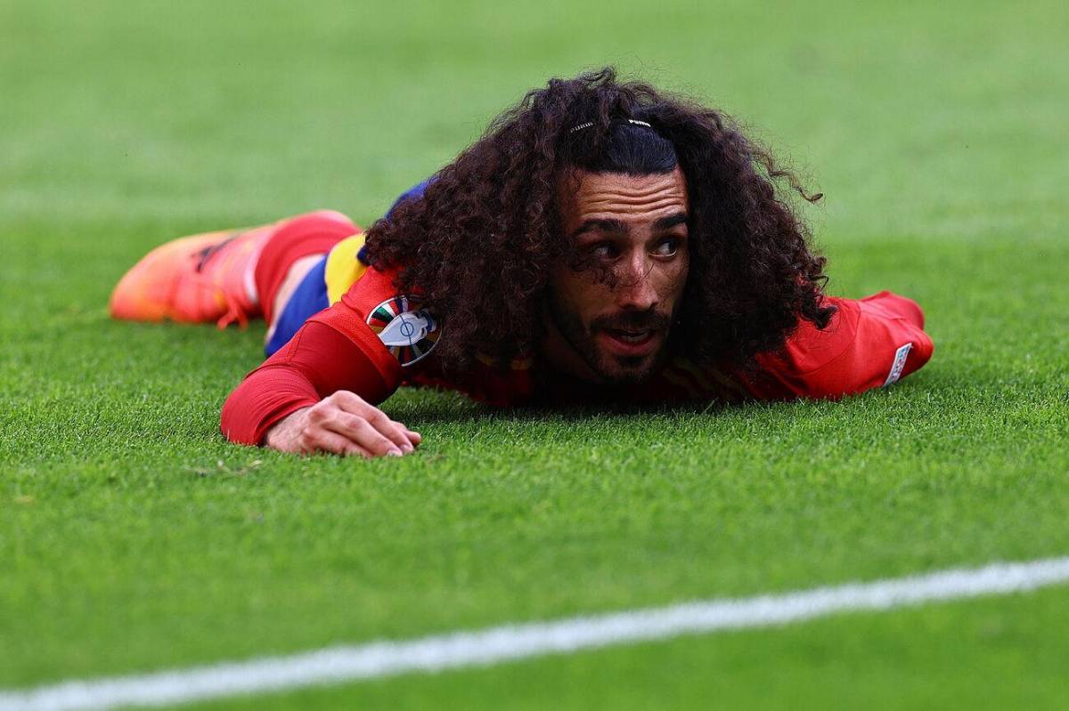 Cucurella cumplió su promesa tras ganar la Eurocopa con España y todos hablan de lo mismo: los memes no perdonan