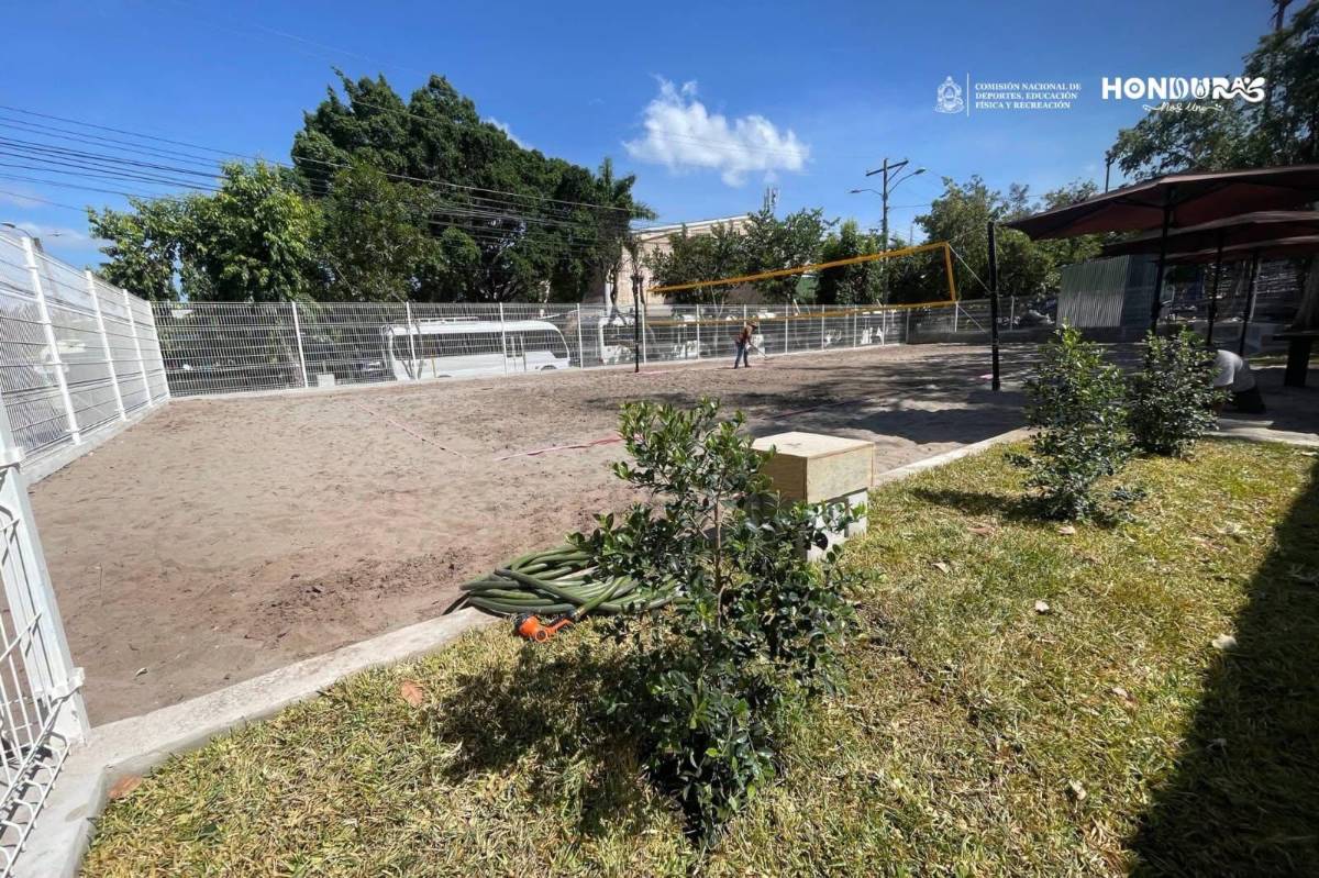Villa Olímpica luce renovada: CONDEPOR mejora cancha de voleibol de playa