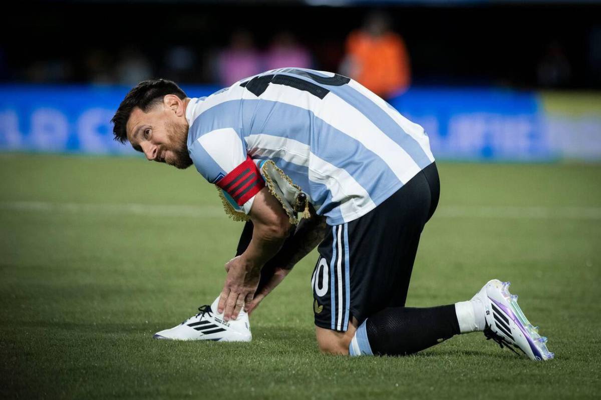 Un bombero le llenó el tanque a Messi y revela el gesto del argentino: “Me temblaban las manos; es una cosa de locos”