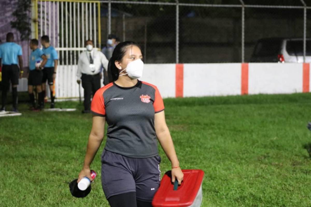 ¿Quién es Yulissa Godoy, la bella fisioterapeuta de manos ‘mágicas’ que tiene en forma a los futbolistas de Vida?
