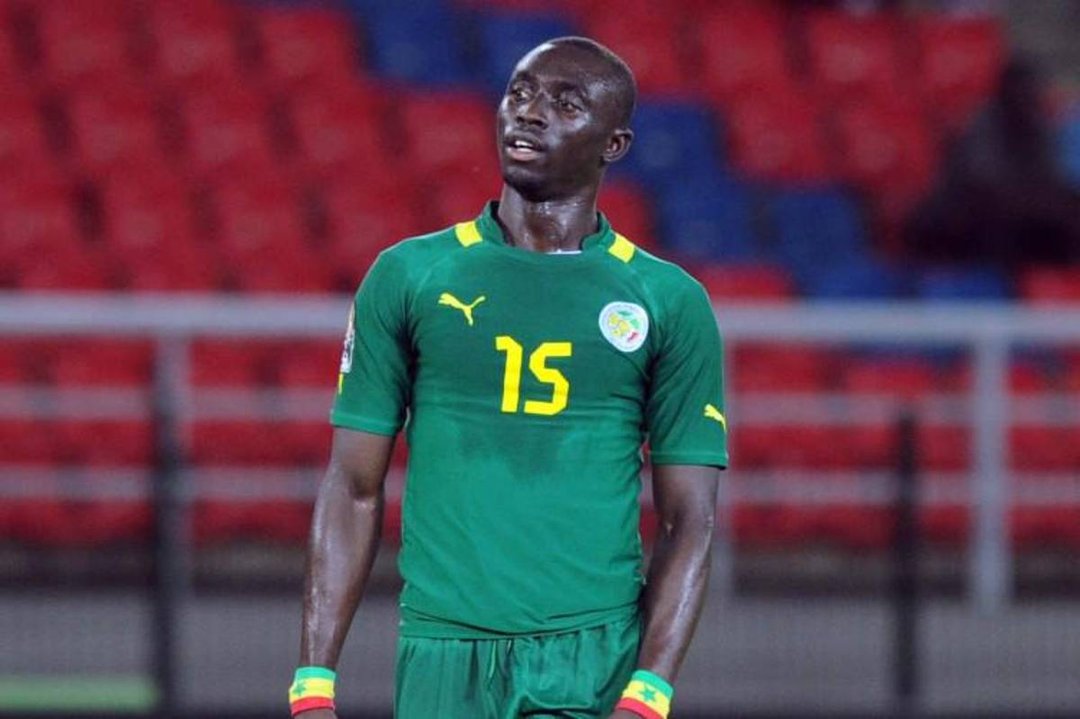 Insólito: le dijo a su bella novia que se iba de vacaciones, pero viajó a Francia para casarse con otra mujer