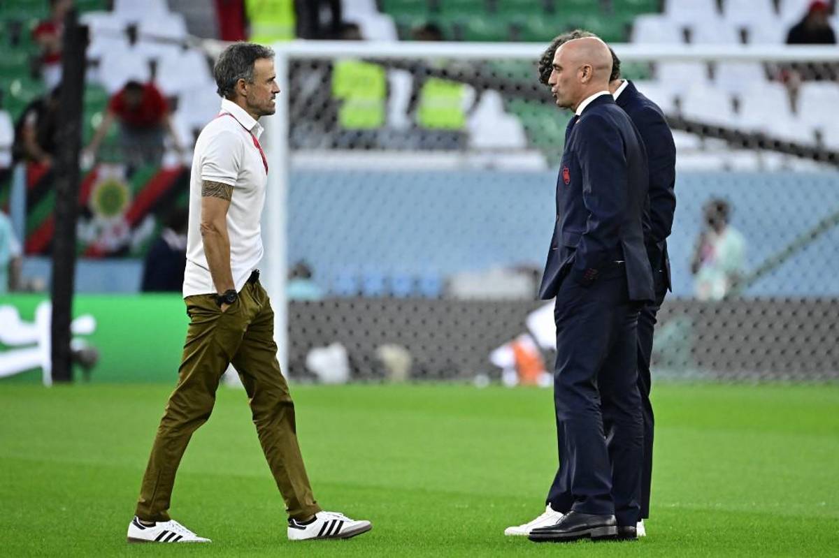 Ex jugador de Real Madrid hundió a Luis Enrique, Pedri y Ansu Fati destrozados; las duras fotos de la eliminación de España y la fiesta de Marruecos