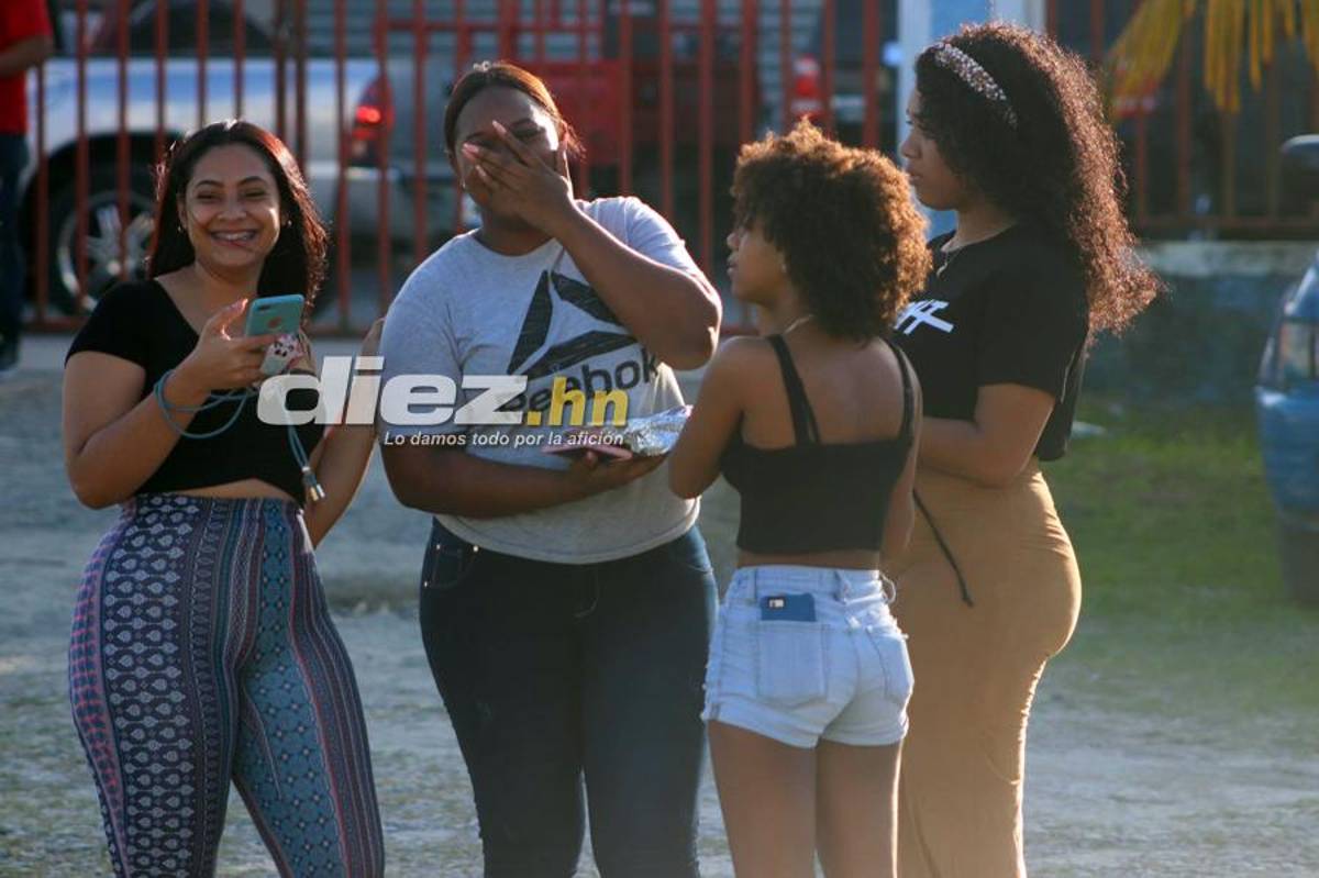 ¡Looks y el lujoso regalo de Romell Quioto a su mamá! Las imágenes del partido benéfico en el complejo Wilson Palacios