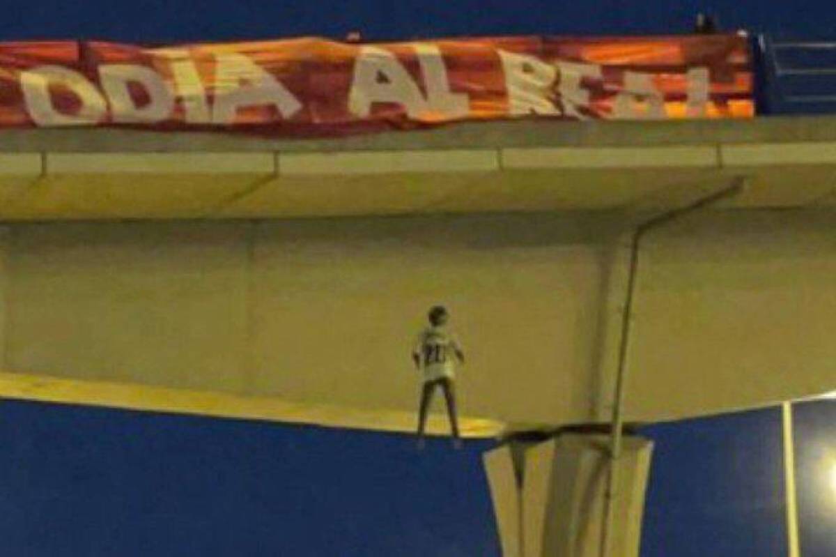 La intolerable amenaza contra Vinicius: Aparece un muñeco con su nombre y el Atlético lanza duro comunicado