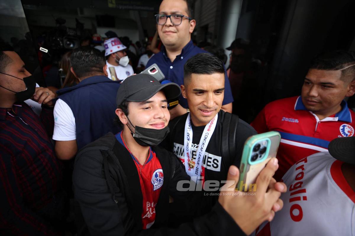 La llegada triunfal del campeón Olimpia a Honduras: La locura del ‘Patón’, el recibimiento a Bengtson y ¿quién bajó la copa?