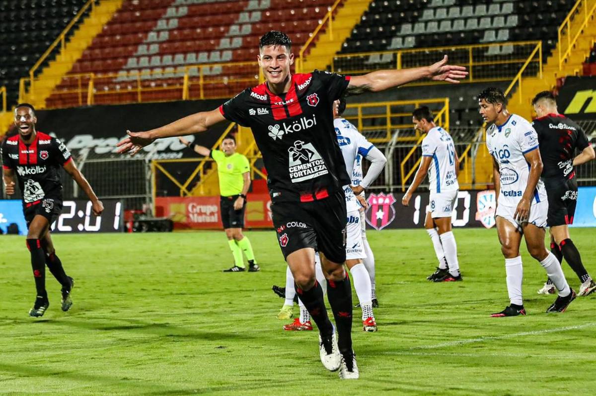¡Un mediocampo para tenerle miedo! El explosivo once titular de Alajuelense vs Olimpia en la final de Liga Concacaf