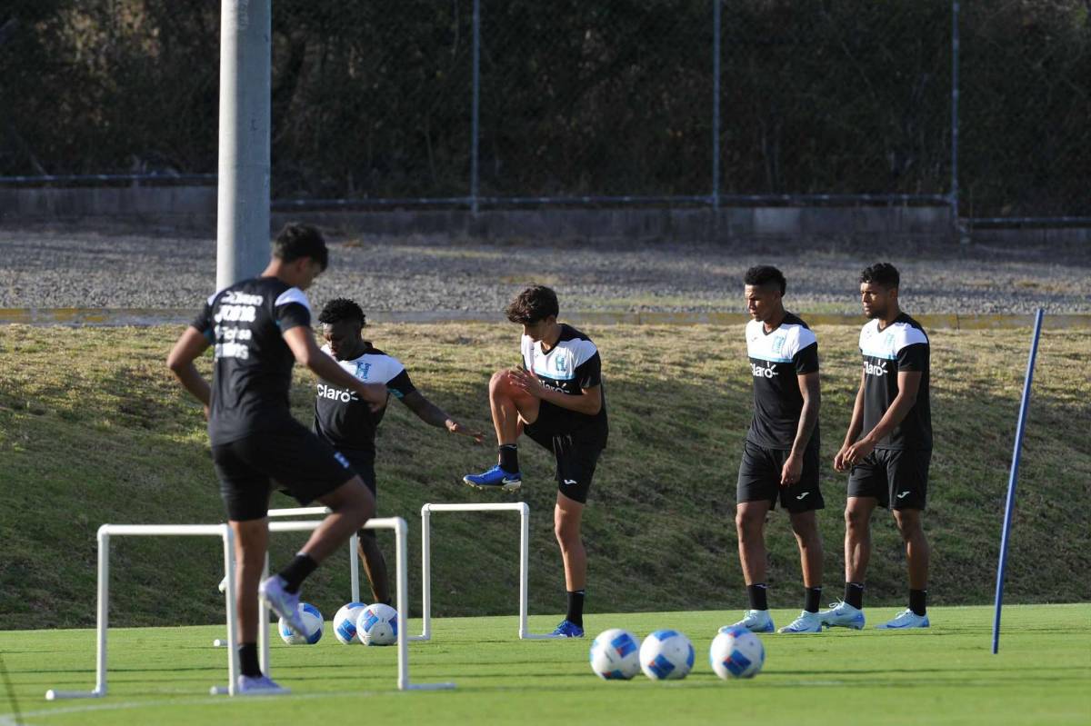 Mathías Vázquez se estrenó en la Selección de Honduras y Rueda se llevó una sorpresa en el entrenamiento