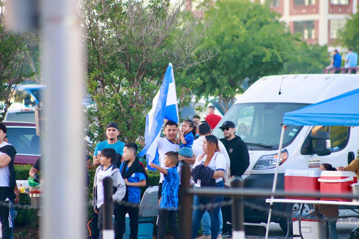 FOTOS: El principiante en la Selección de Honduras, los sacrificados y ambientazo en Houston con los salvadoreños