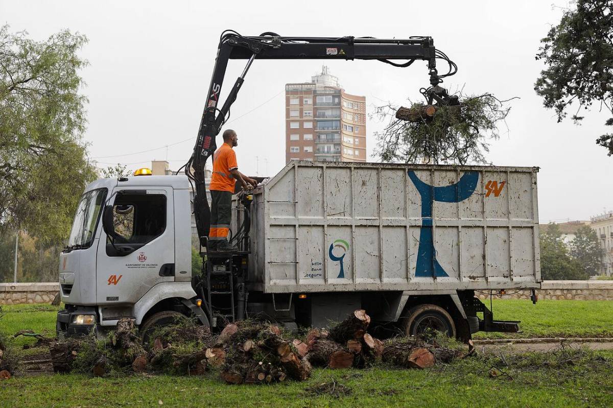 La trágica tormenta en Valencia: el número de muertos y el drama de ex futbolista del Real Madrid que causa indignación