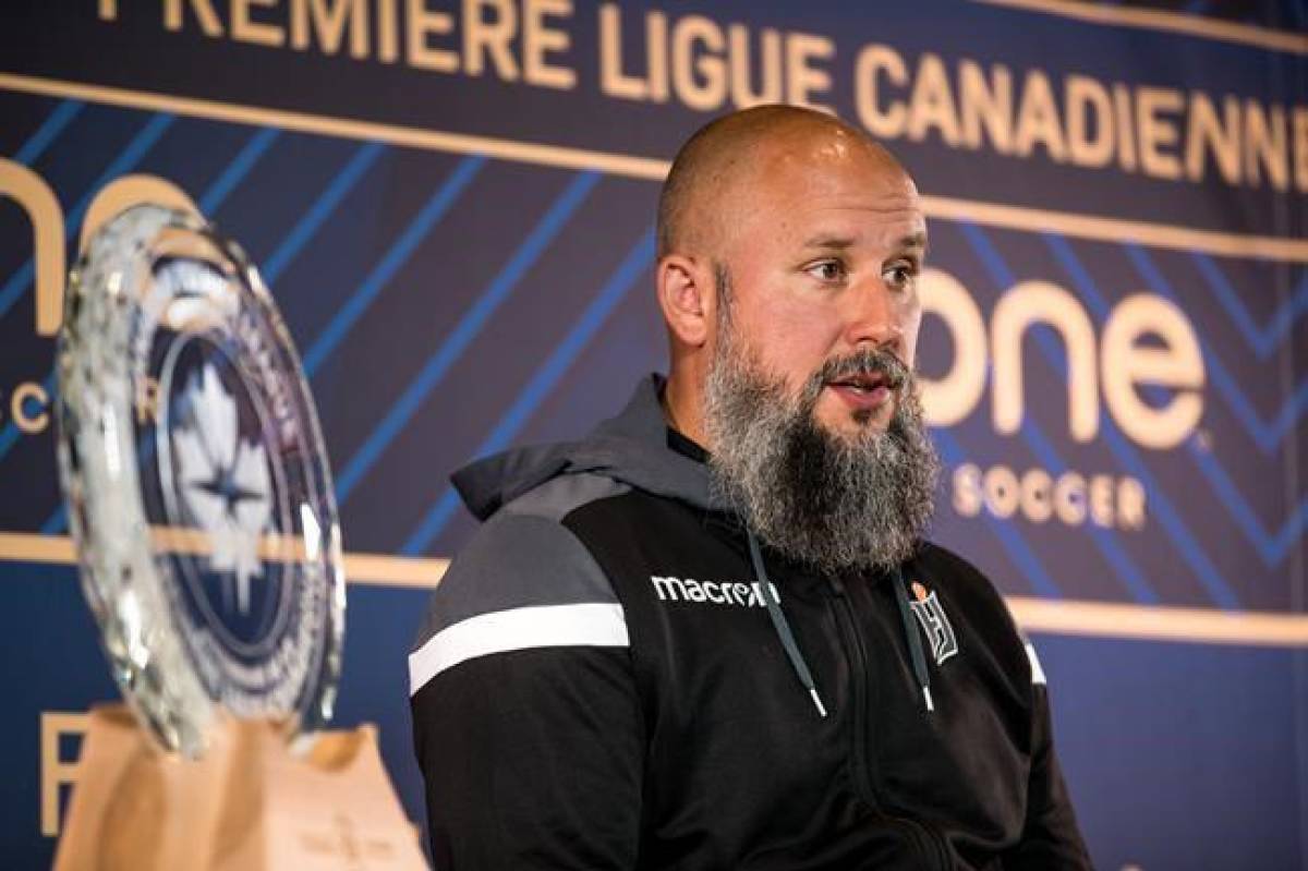 Bobby Smyrniotis es el técnico canadiense que podría fichar por el CF Montréal.