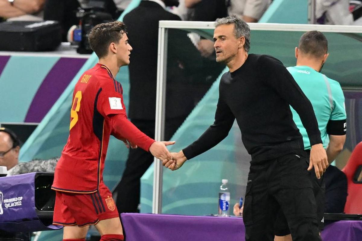 La Casa Real aprueba la relación entre la Princesa Leonor y Gavi; lo que pasaría con la carrera del futbolista español