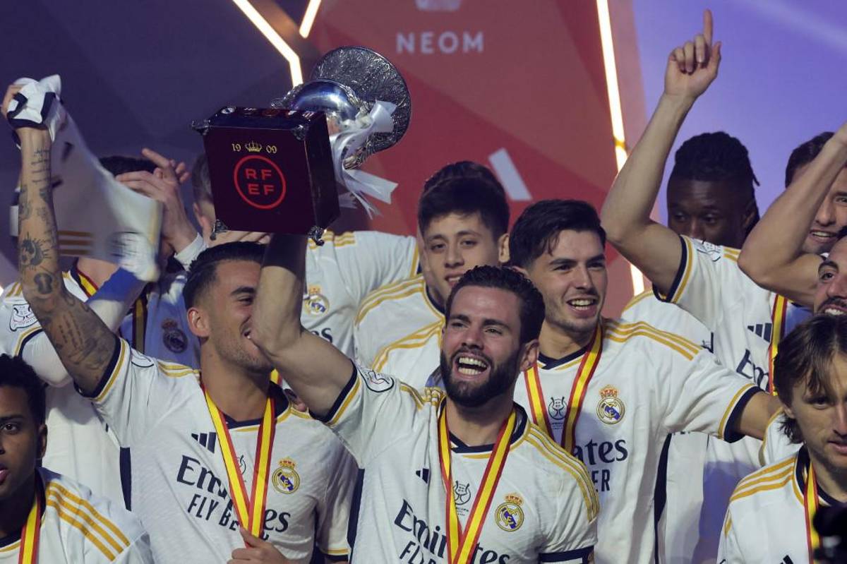 El show de Vinicius y recuerda a Cristiano Ronaldo; Real Madrid se mofa del Barcelona tras ganar la Supercopa de España