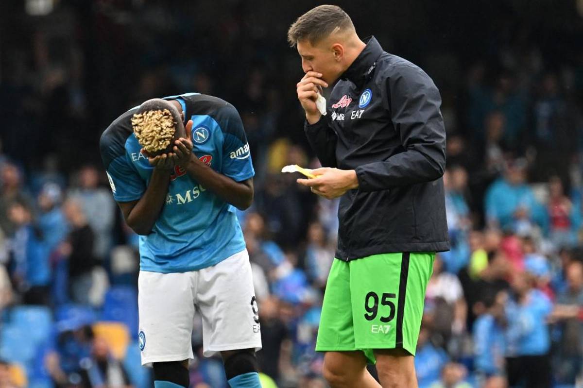 Se quedaron con la fiesta hecha: las duras fotos del día que Napoli falló en coronarse campeón de Italia; Osimhen llorando