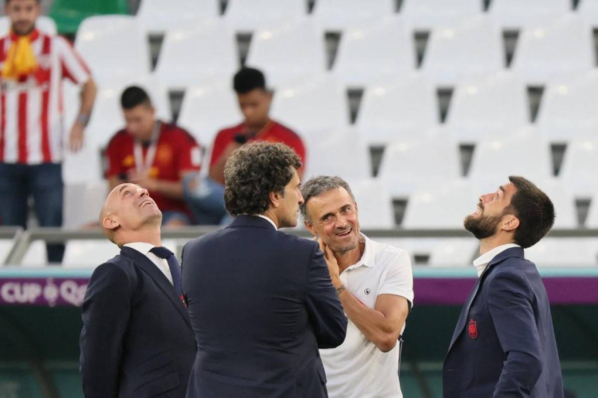 Ex jugador de Real Madrid hundió a Luis Enrique, Pedri y Ansu Fati destrozados; las duras fotos de la eliminación de España y la fiesta de Marruecos