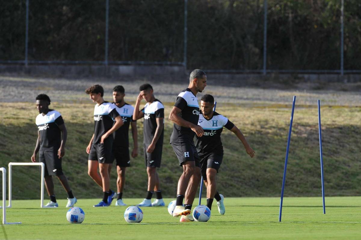 Mathías Vázquez se estrenó en la Selección de Honduras y Rueda se llevó una sorpresa en el entrenamiento