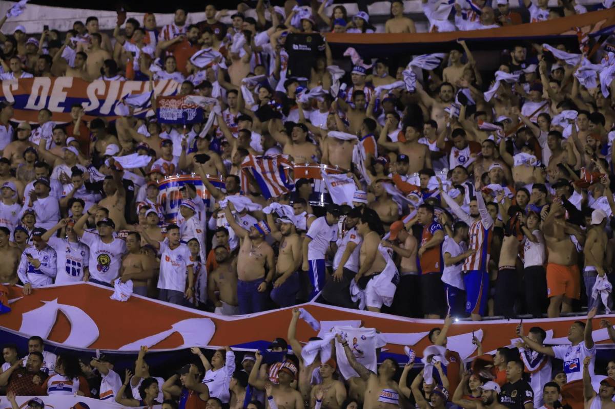 Se olvidó de su lesión y se fue al estadio, lo que Maylor y José García andaban en el pelo y nadie se dio cuenta y ¿con quién celebró Benguché?