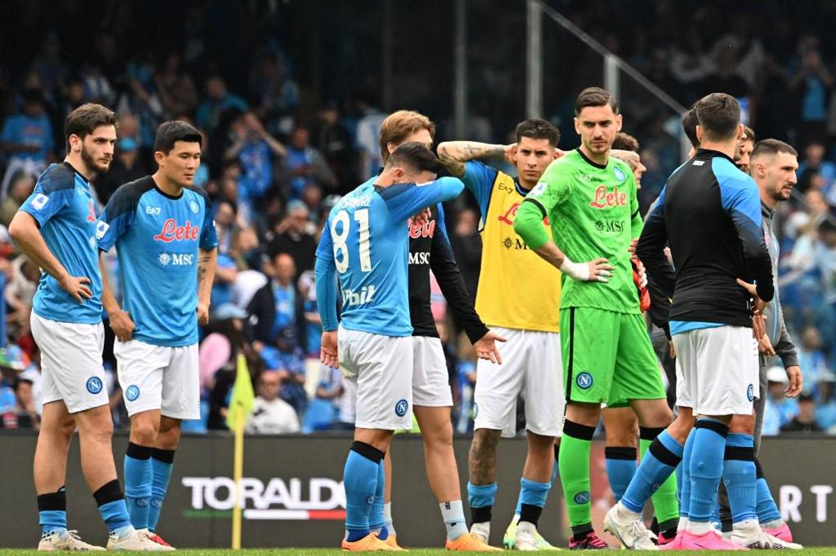 Se quedaron con la fiesta hecha: las duras fotos del día que Napoli falló en coronarse campeón de Italia; Osimhen llorando