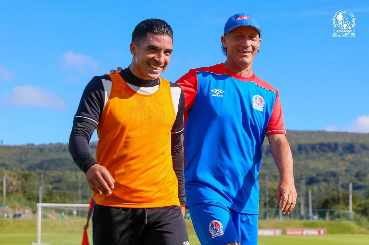 Pedro Troglio vuelve a Argentina y esta es la alineación histórica que dirigió al frente del Olimpia