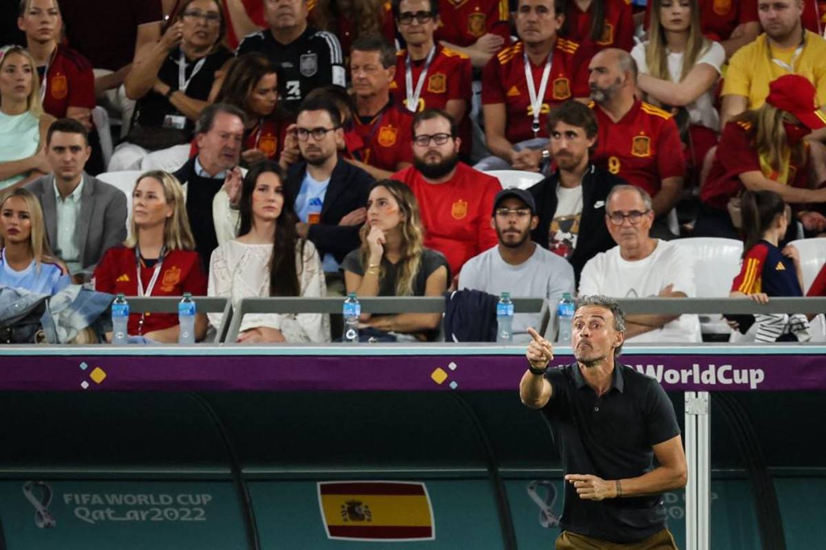 Ex jugador de Real Madrid hundió a Luis Enrique, Pedri y Ansu Fati destrozados; las duras fotos de la eliminación de España y la fiesta de Marruecos