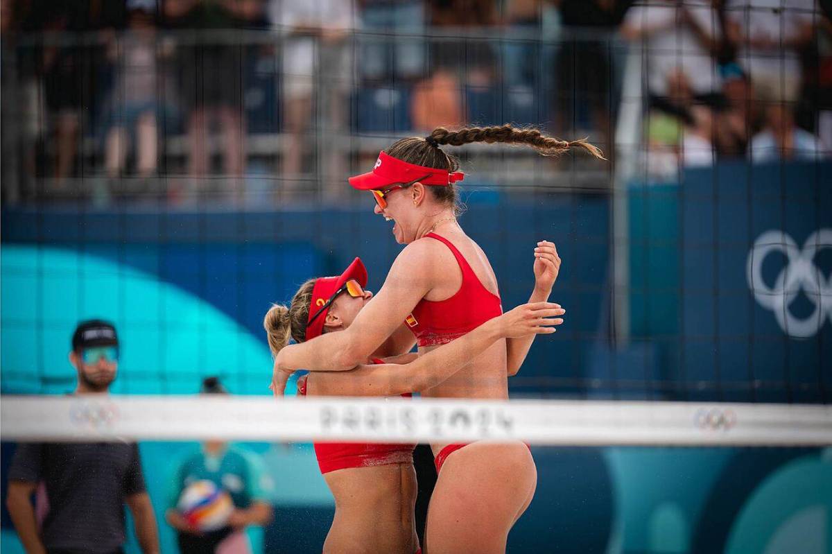 El llamativo contraste de la vestimenta en el voleibol de playa en los Juegos Olímpicos París 2024