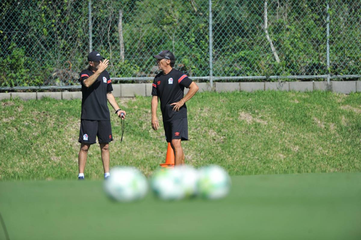 Patón Mejía llegó a despedirse: Así fue el entrenamiento del Olimpia sin una de sus figuras, ¿Qué hizo Troglio?