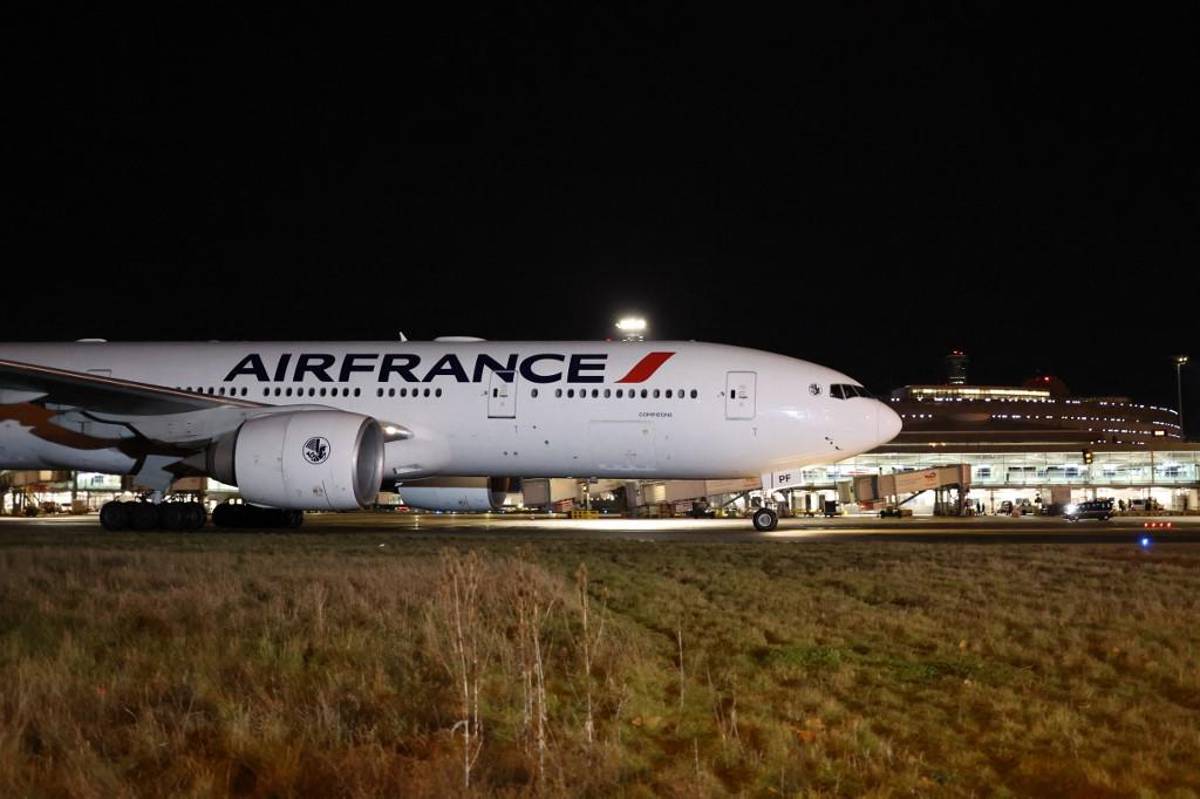 ¿Cómo los recibieron? Así regresó la selección de Francia a París después de perder la final del Mundial contra Argentina