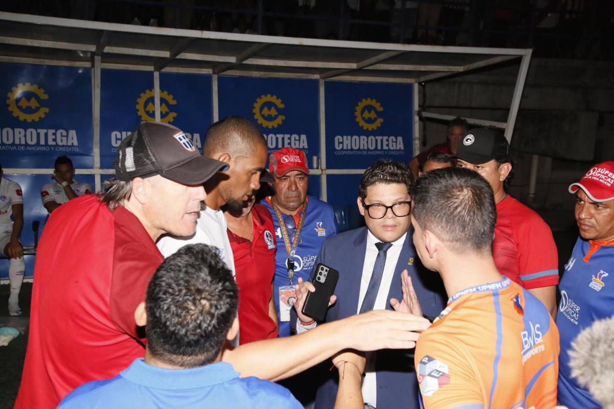 Bengston enfurecido, Troglio con dardazo y la decisión que tomó Olimpia: lo que pasó tras el apagón en Choluteca