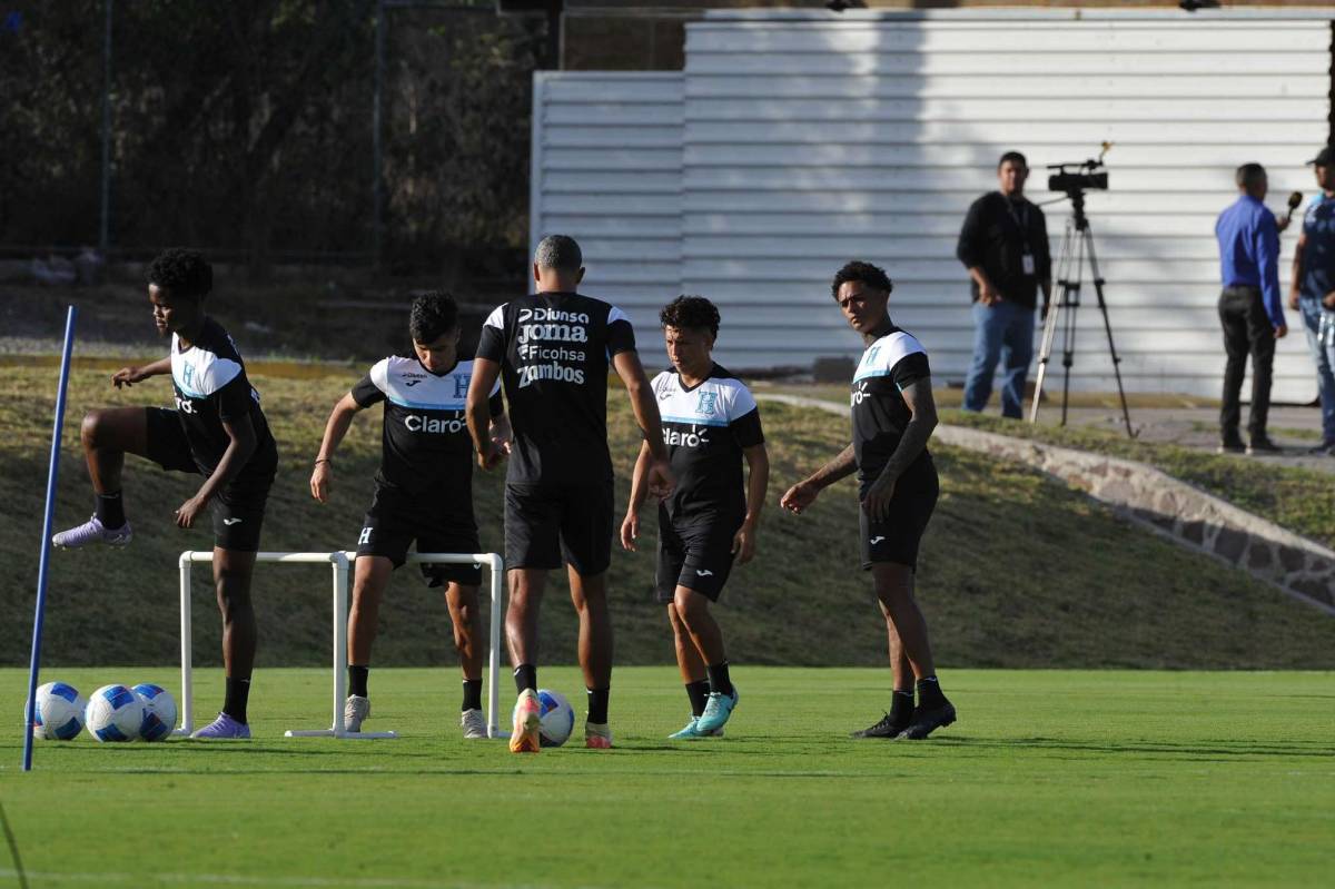 Mathías Vázquez se estrenó en la Selección de Honduras y Rueda se llevó una sorpresa en el entrenamiento