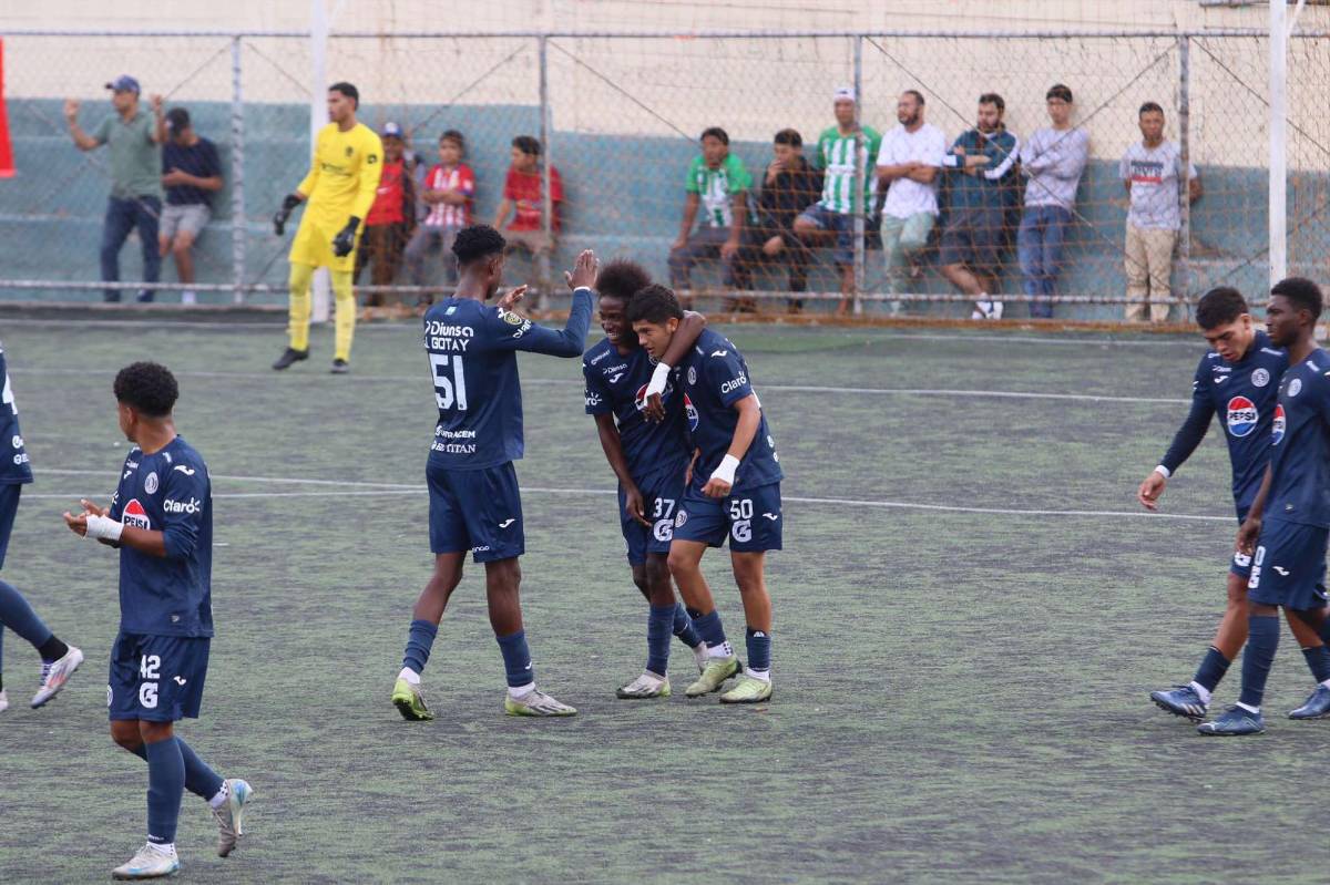Goles, sorpresas e invitados: así se vivió el primer pulso de la gran final del torneo de reservas entre Motagua y Olimpia