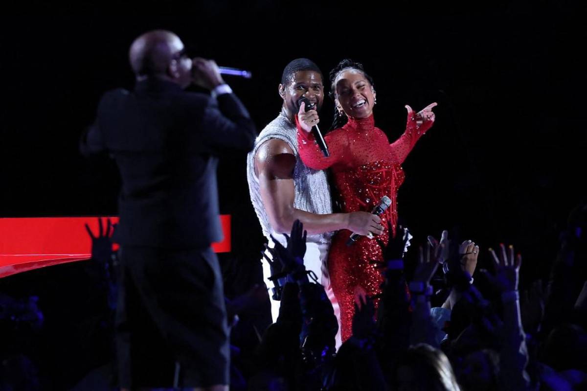 FOTOS: Usher y su espectacular ‘half-time show’ en el Super Bowl; los invitados estrellas y el regalo especial
