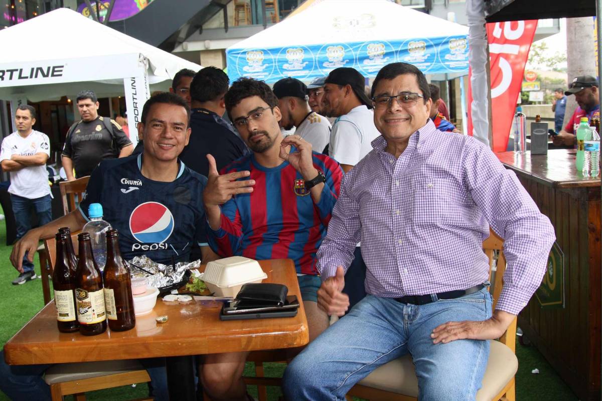 Caras largas, burlas, celebraciones y un “ahorcado”... ¡así se vivió el clásico Real Madrid vs Barcelona en el estadio virtual de DIEZ!