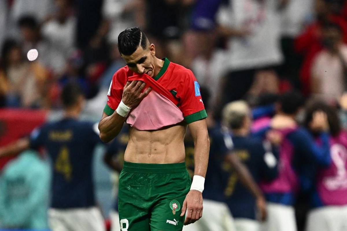 El tremendo gesto de Mbappé, Hakimi y Ziyech destrozados; el que fue sacado del estadio y el festejo del presidente de Francia