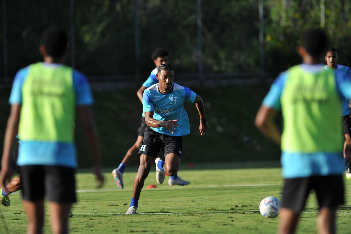 FOTOS: Rueda se olvida de Quioto y pone a trabajar a los legionarios de Honduras; ‘invitados’ en el entreno