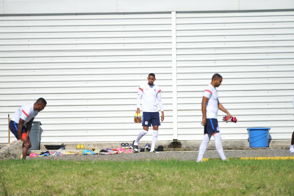 Patón Mejía llegó a despedirse: Así fue el entrenamiento del Olimpia sin una de sus figuras, ¿Qué hizo Troglio?
