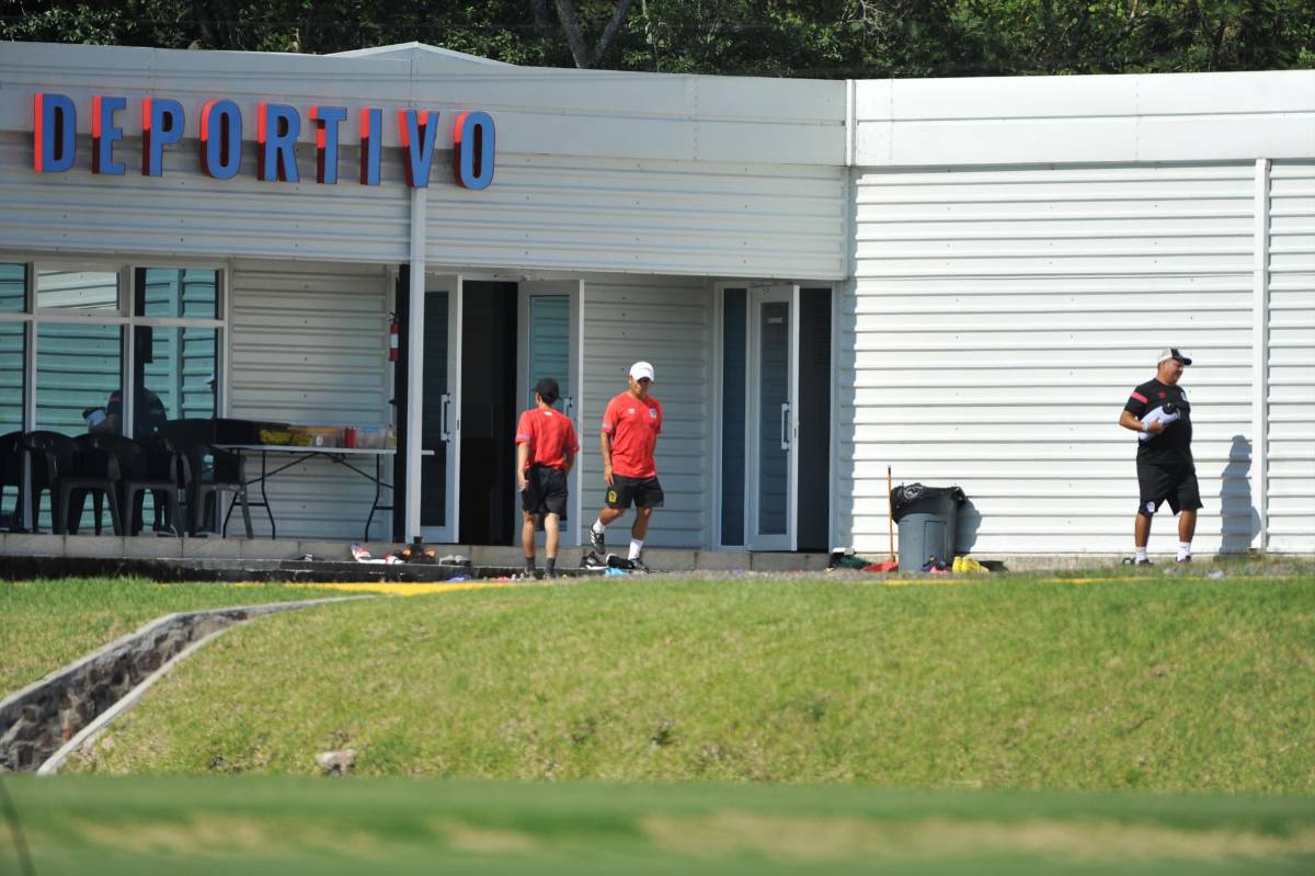 Patón Mejía llegó a despedirse: Así fue el entrenamiento del Olimpia sin una de sus figuras, ¿Qué hizo Troglio?