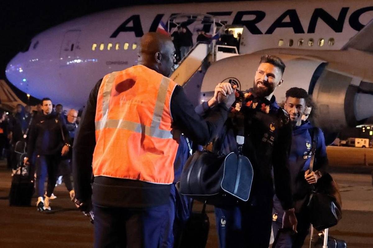 ¿Cómo los recibieron? Así regresó la selección de Francia a París después de perder la final del Mundial contra Argentina