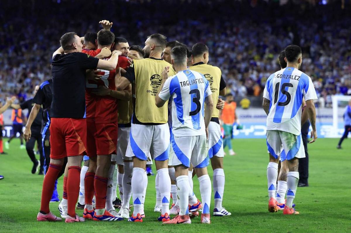 Copa América 2024: Messi falló penal, el show del Dibu Martínez y así festejó Argentina el sufrido pase a semifinales