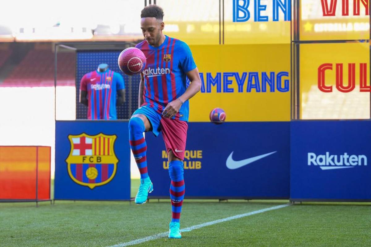 Así fue la presentación de Aubameyang con el Barcelona: se convierte en socio, su dorsal y cómo quiere que lo llamen