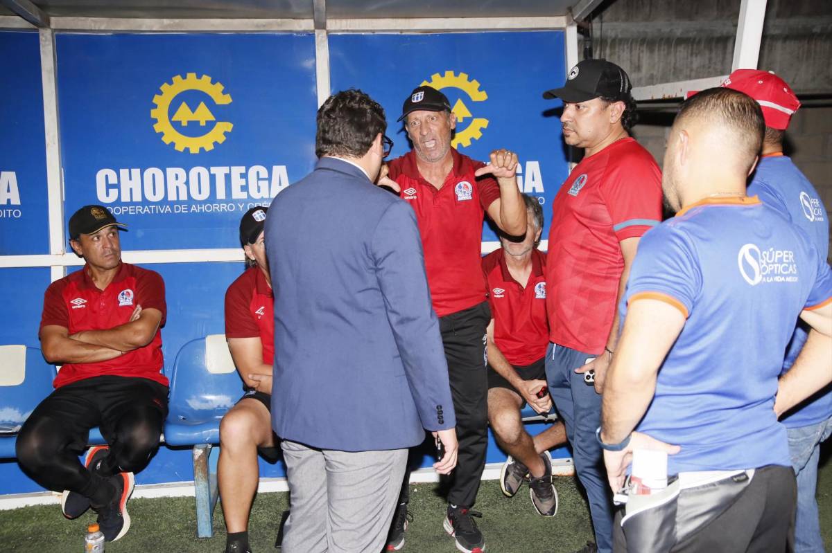 Bengston enfurecido, Troglio con dardazo y la decisión que tomó Olimpia: lo que pasó tras el apagón en Choluteca