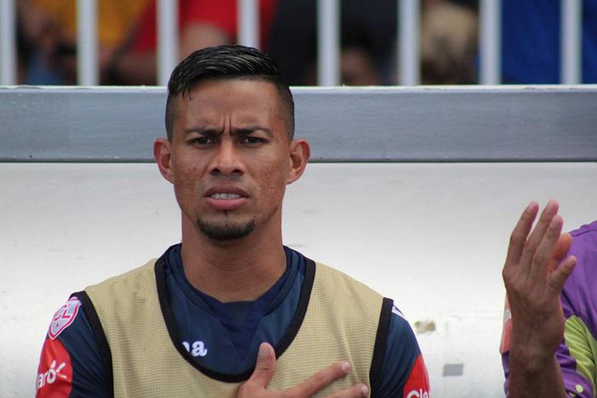 ‘Chelito’ Martínez y otros futbolistas que destacaron en Liga Nacional pero antes hicieron carrera en segunda y hasta tercera división