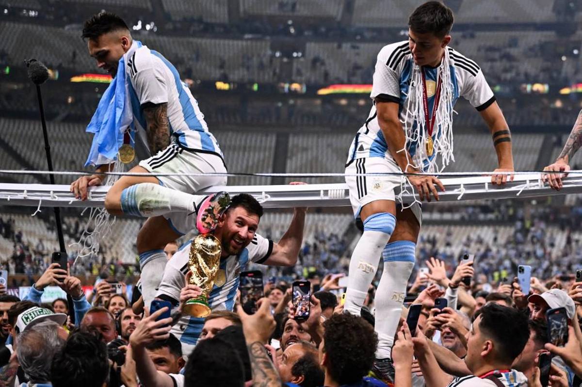 Messi es exaltado: festejo por los aires, Antonella rompe en llanto, hizo recordar a Maradona y el detalle de la camiseta Argentina