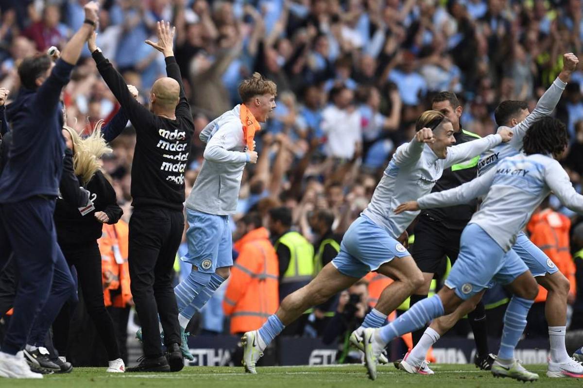 Así se festeja una Premier League: Guardiola llora y la tremenda locura en el City tras conseguir el título