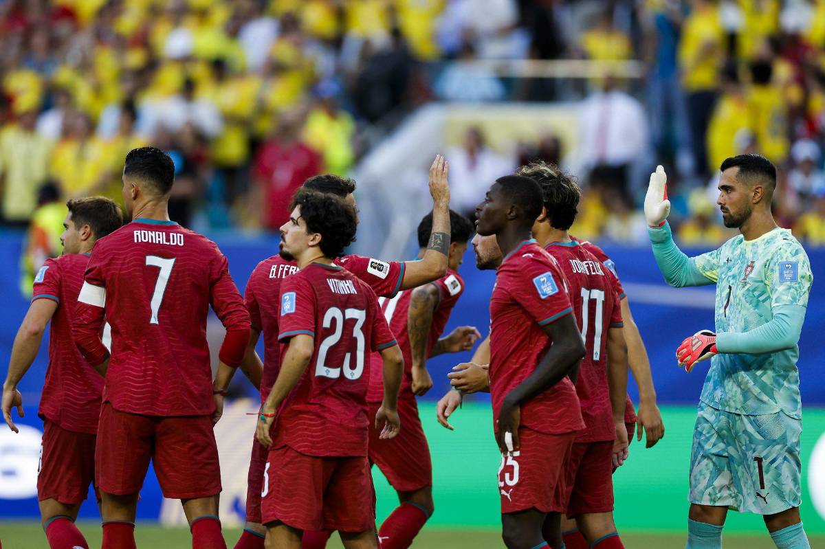Duro golpe a CR7 y lo que sucede con Messi: la IA revela el campeón del Mundial 2026