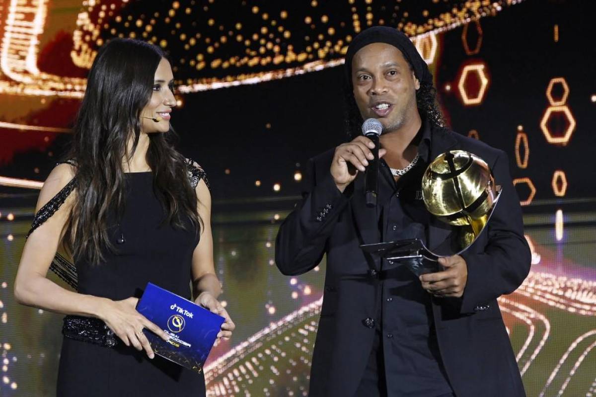 Alexia Putellas enamora en Dubái: así fue la entrega de los premios Globe Soccer Awards y Ronaldinho no pudo faltar